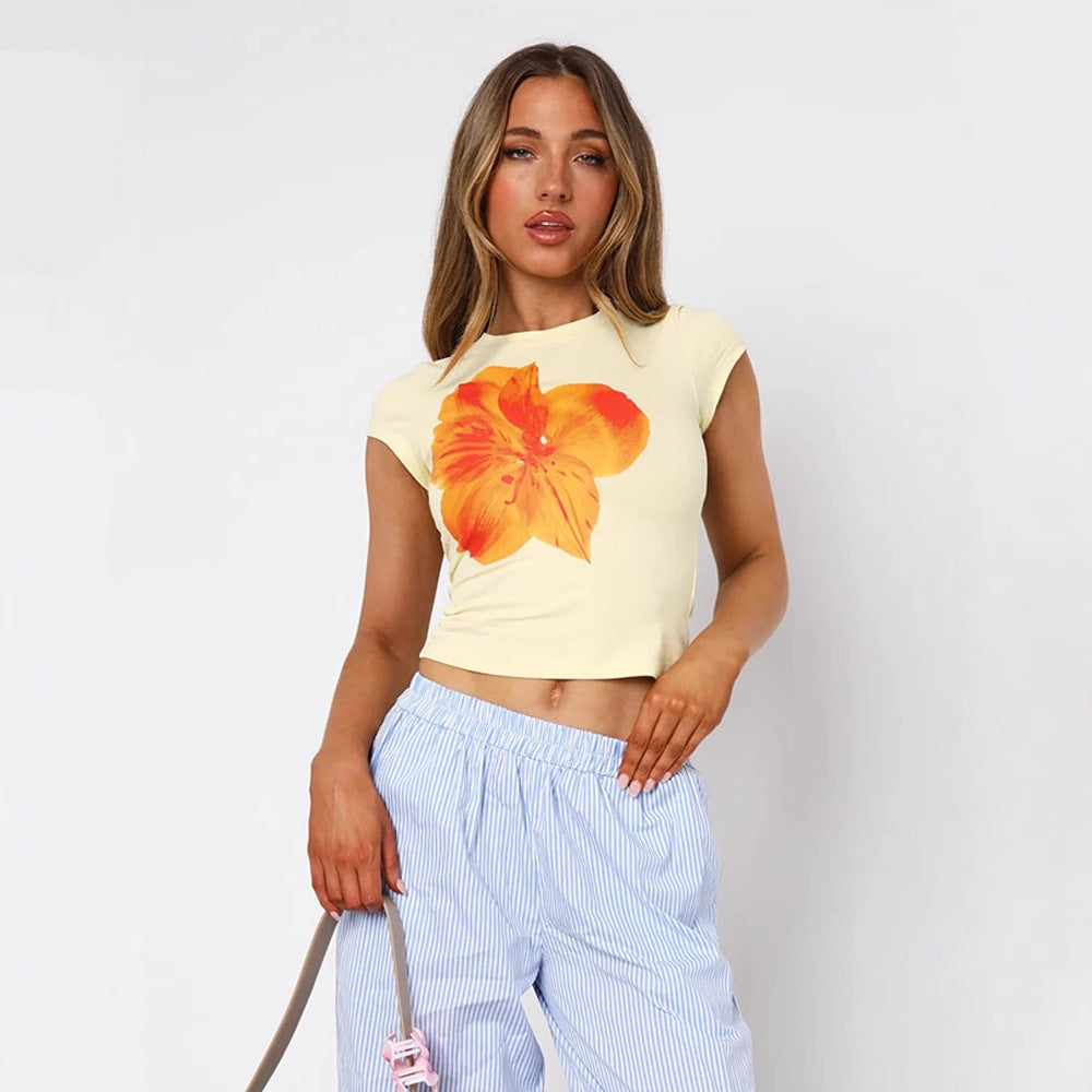 Dame Cropped T-Shirt med blomsterdesign Stilla