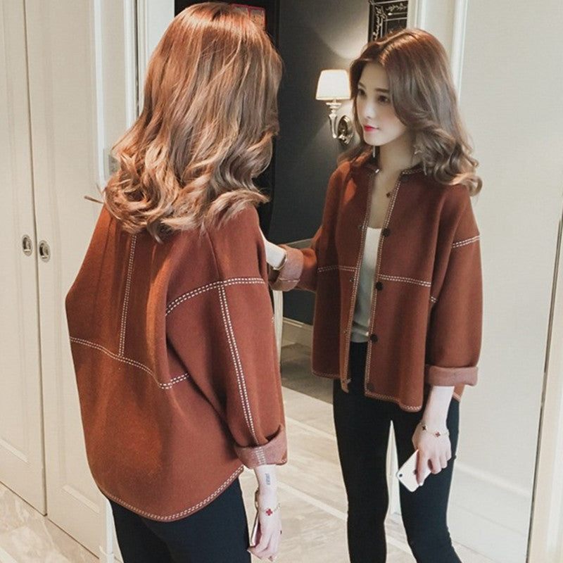 Dame afslappet Cardigan med kunstnerisk sømførelse og elegante knapdetaljer Stilla