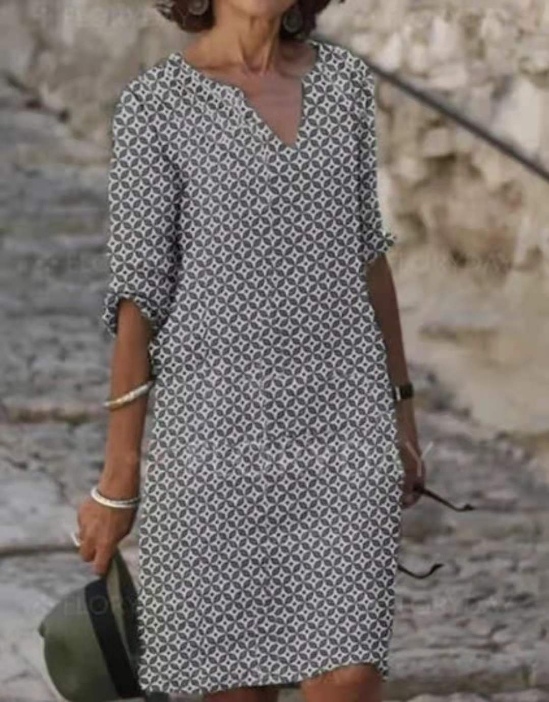 Dame afslappet skjortekjole med blomstermotiv og praktiske sidelommer Stilla