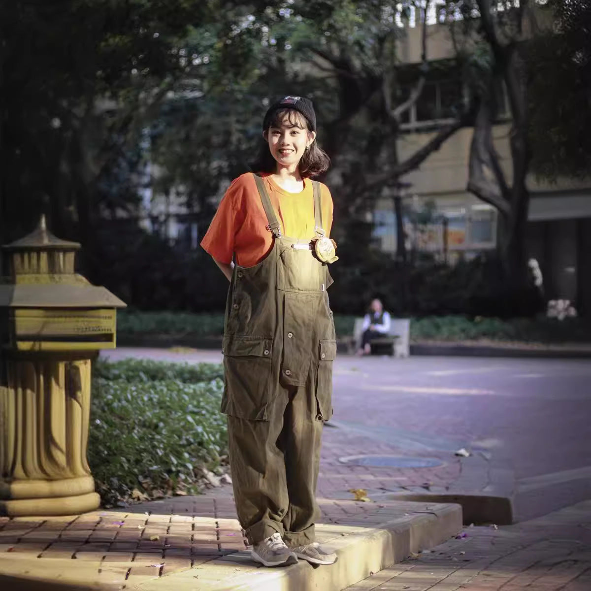 Dame dungarees i afslappet utility-stil med praktiske lommer og justerbare stropper Stilla