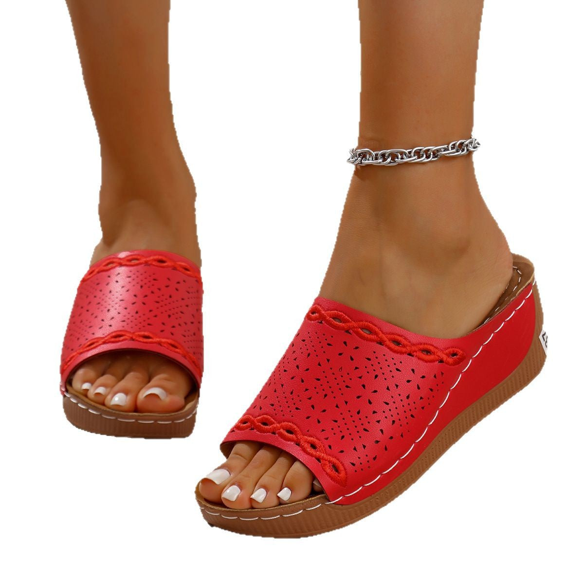 Dame åbne pantoleter med udskårne detaljer og komfortabel kile-sål Stilla