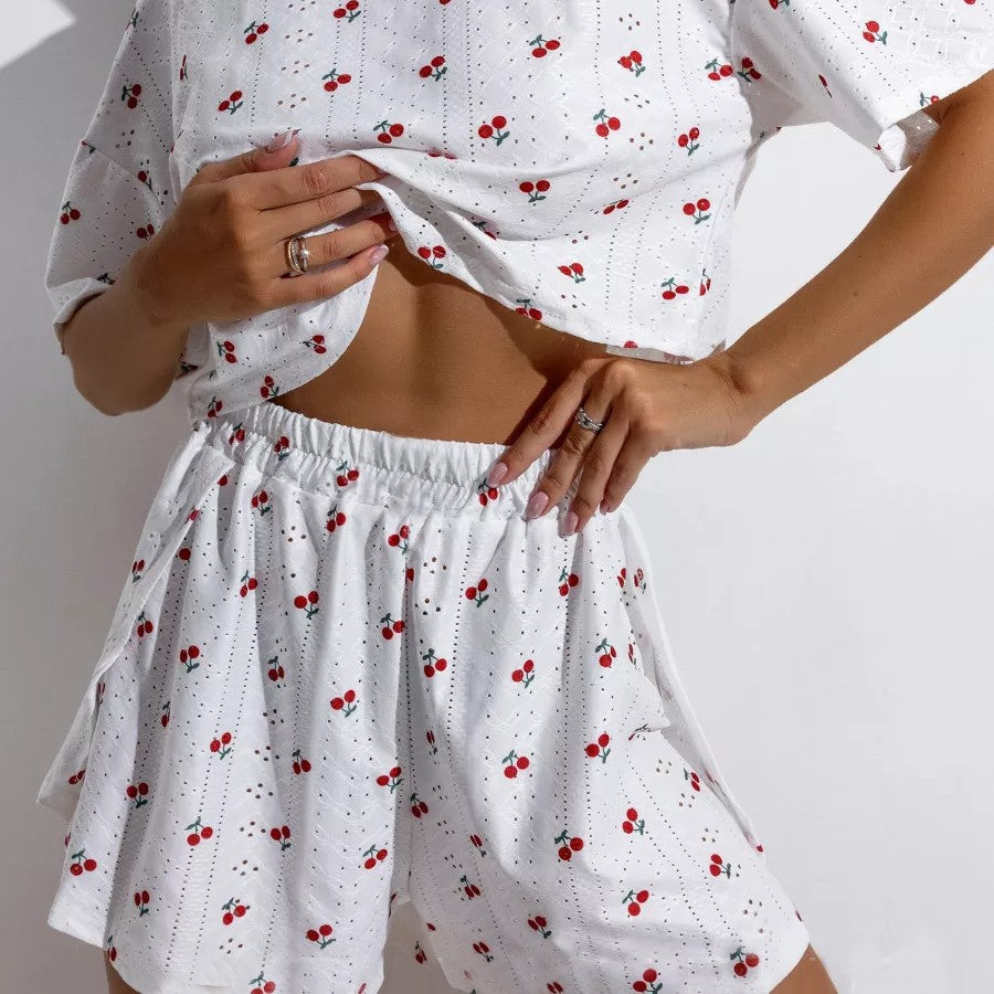 Dame afslappet og luftigt let kortærmet sæt med V-hals og hjertemotiv Stilla