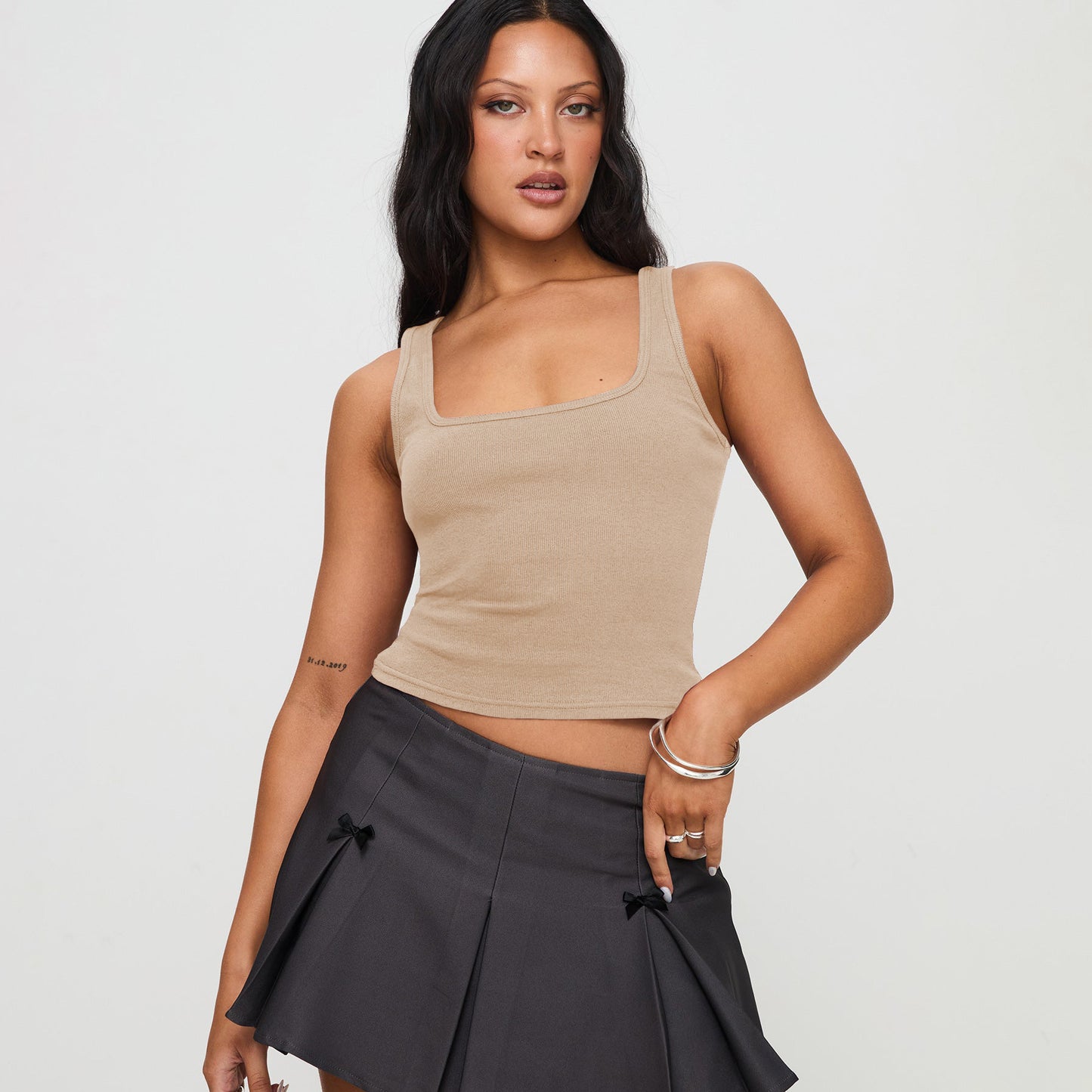 Dame cropped tanktop med firkantet Ausschnitt og fin rib struktur Stilla