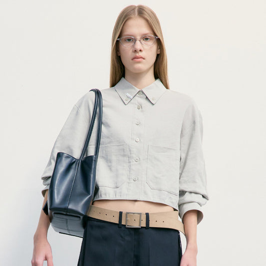 Dame cropped skjortebluse med en afslappet pasform og to lommer Stilla