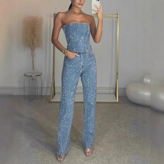 Dame Jumpsuit i trendy Denim-design med figurtilpasset overdel og elegante detaljer Stilla