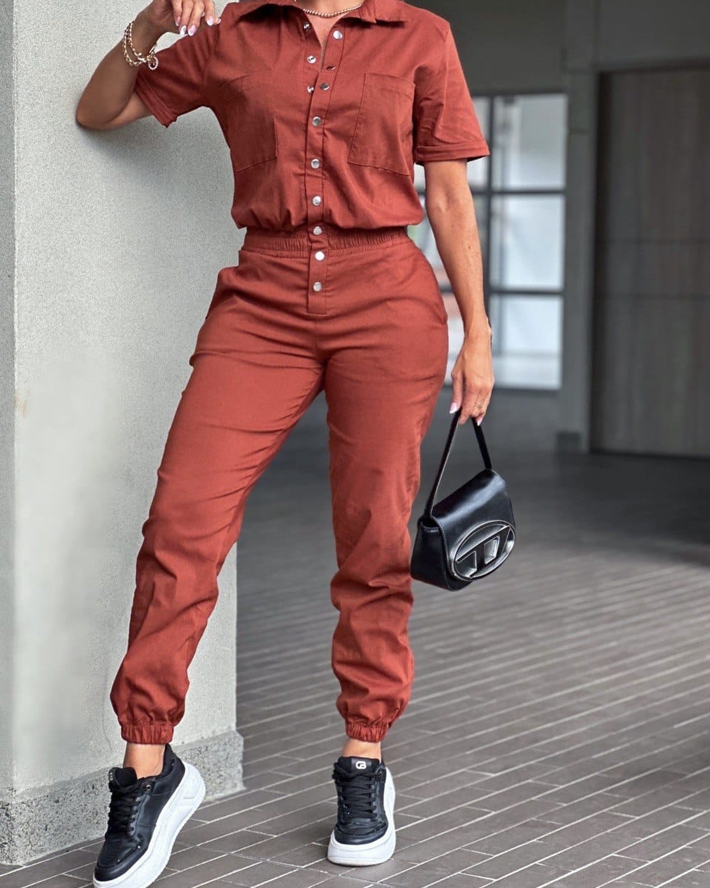 Dame jumpsuit i afslappet stil Stilla