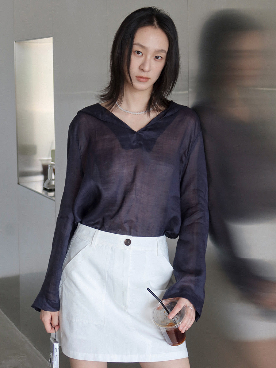 Dame afslappet langærmet skjorte med moderne V-udskæring og løs pasform Stilla