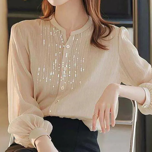 Dame elegant bluse med fine detaljer og glitrende applikationer Stilla