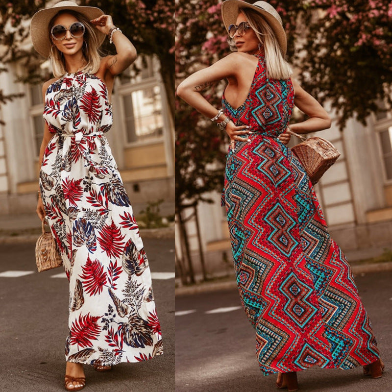 Dame afslappet sommerkjole med blomsteragtige accenter og taljering Stilla