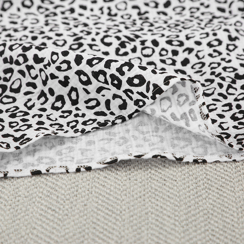 Dame Cropped-Top og Shorts-Sæt med moderne Leoprint og elastisk Talje Stilla