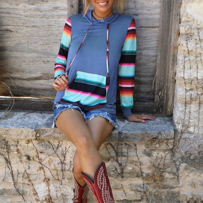 Dame afslappet hættetrøje i moderne stribemønster Stilla