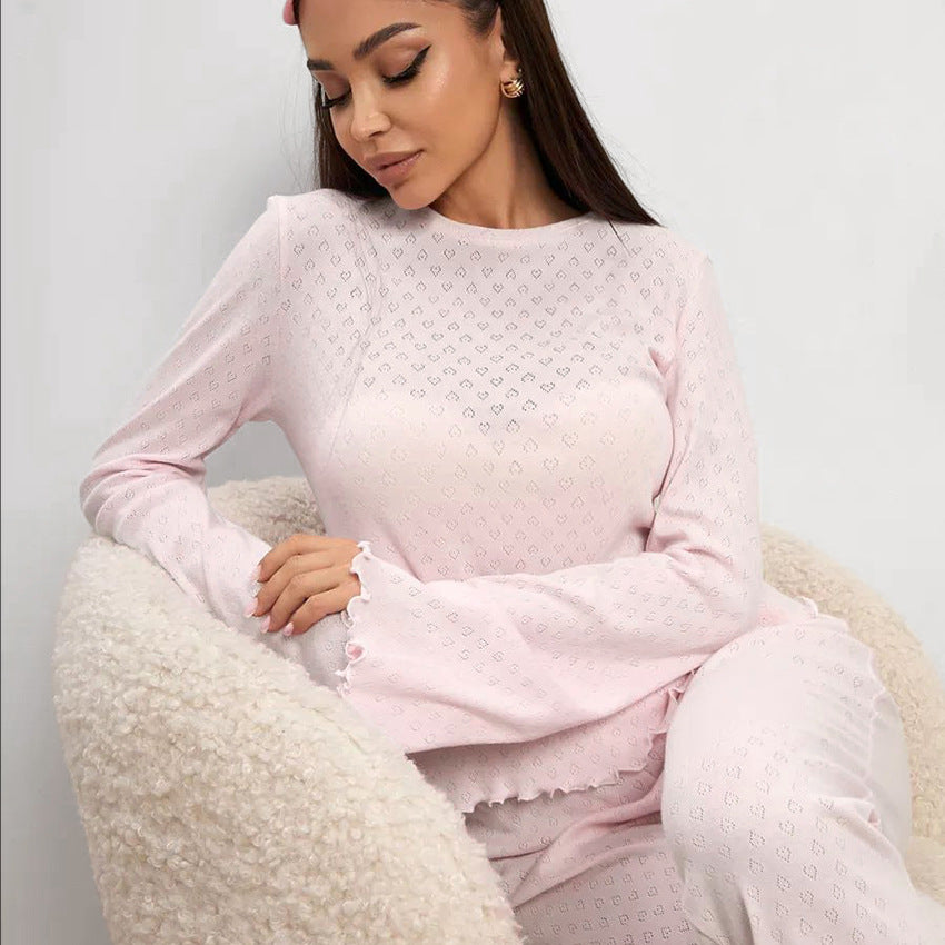 Dame afslappet pyjamasæt med flæsedetaljer og åndbart stof Stilla