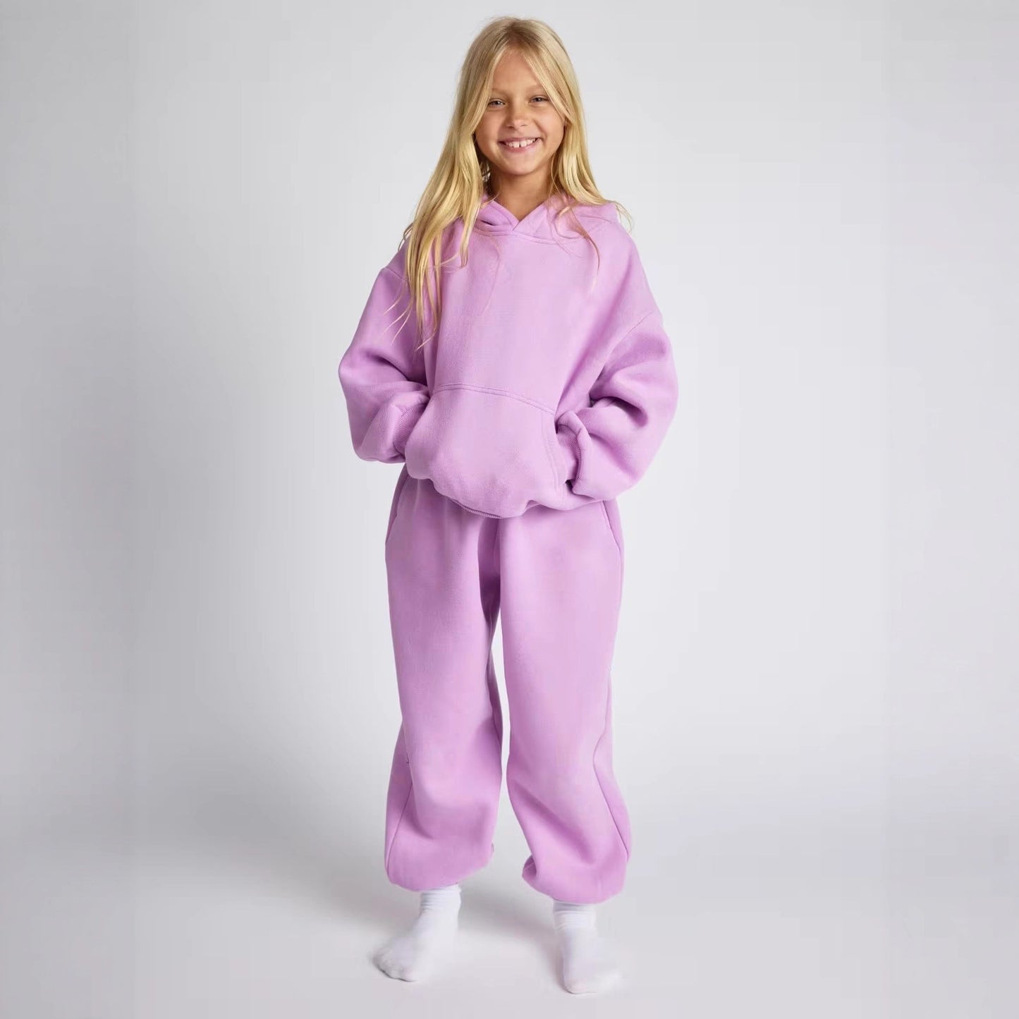 Dame afslappet hoodie med blødt indvendigt foder og praktiske lommer Stilla