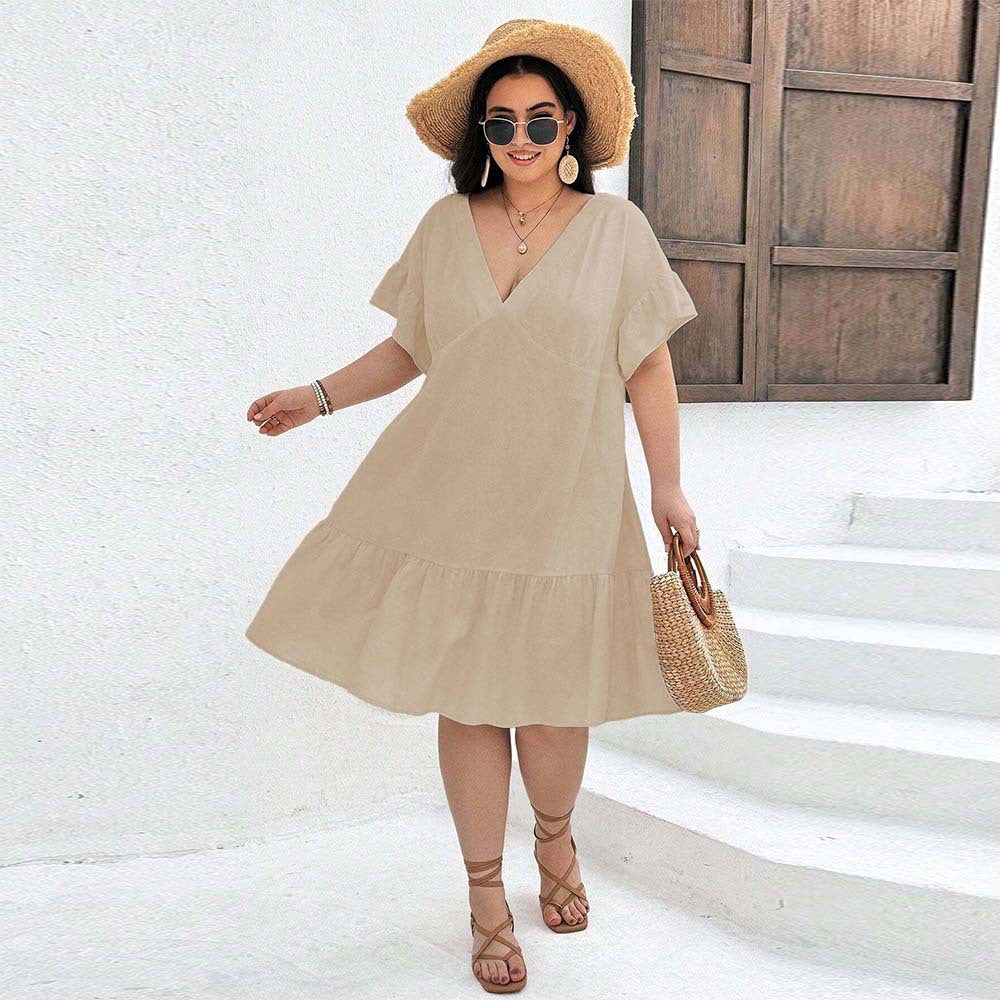 Dame afslappet sommerkjole med V-udskæring og flæsekant Stilla