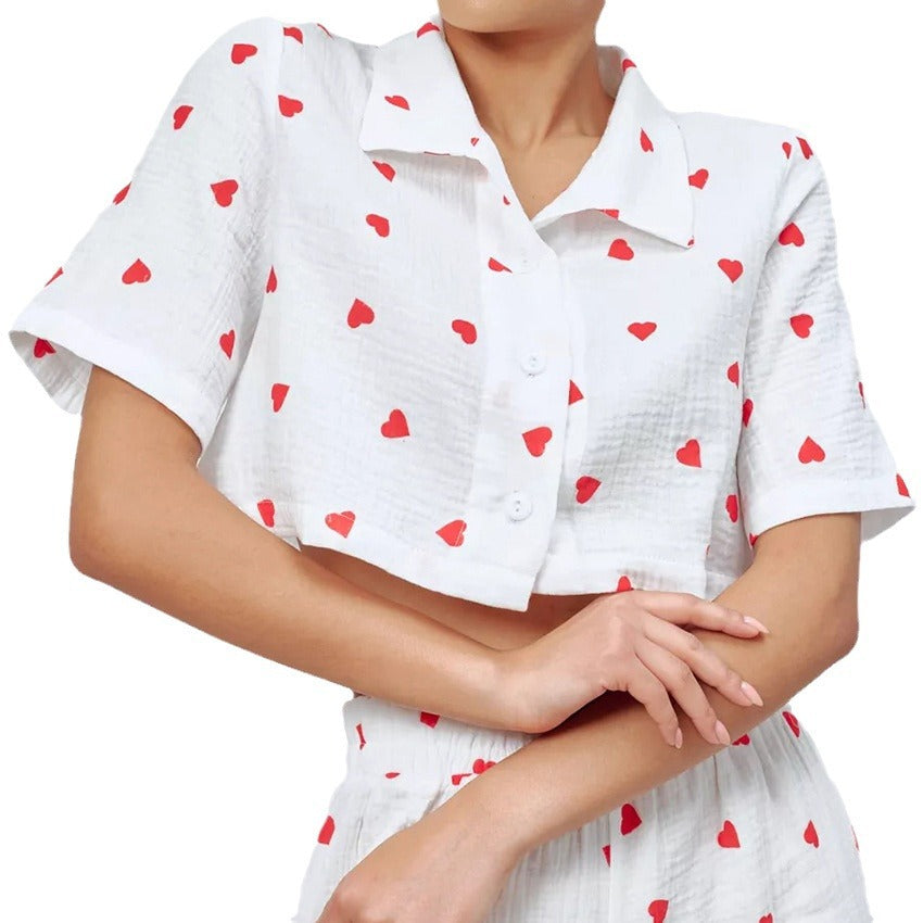 Dame cropped skjorte med hjerte mønster og lette materialer Stilla