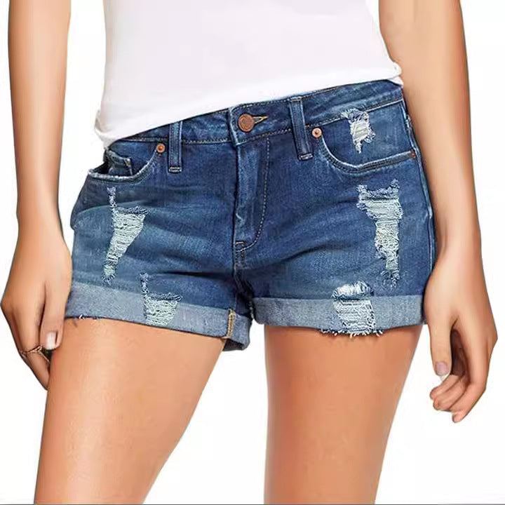 Dame Destroyed Denim-Shorts med omfoldet kant og trendy dekorationer Stilla
