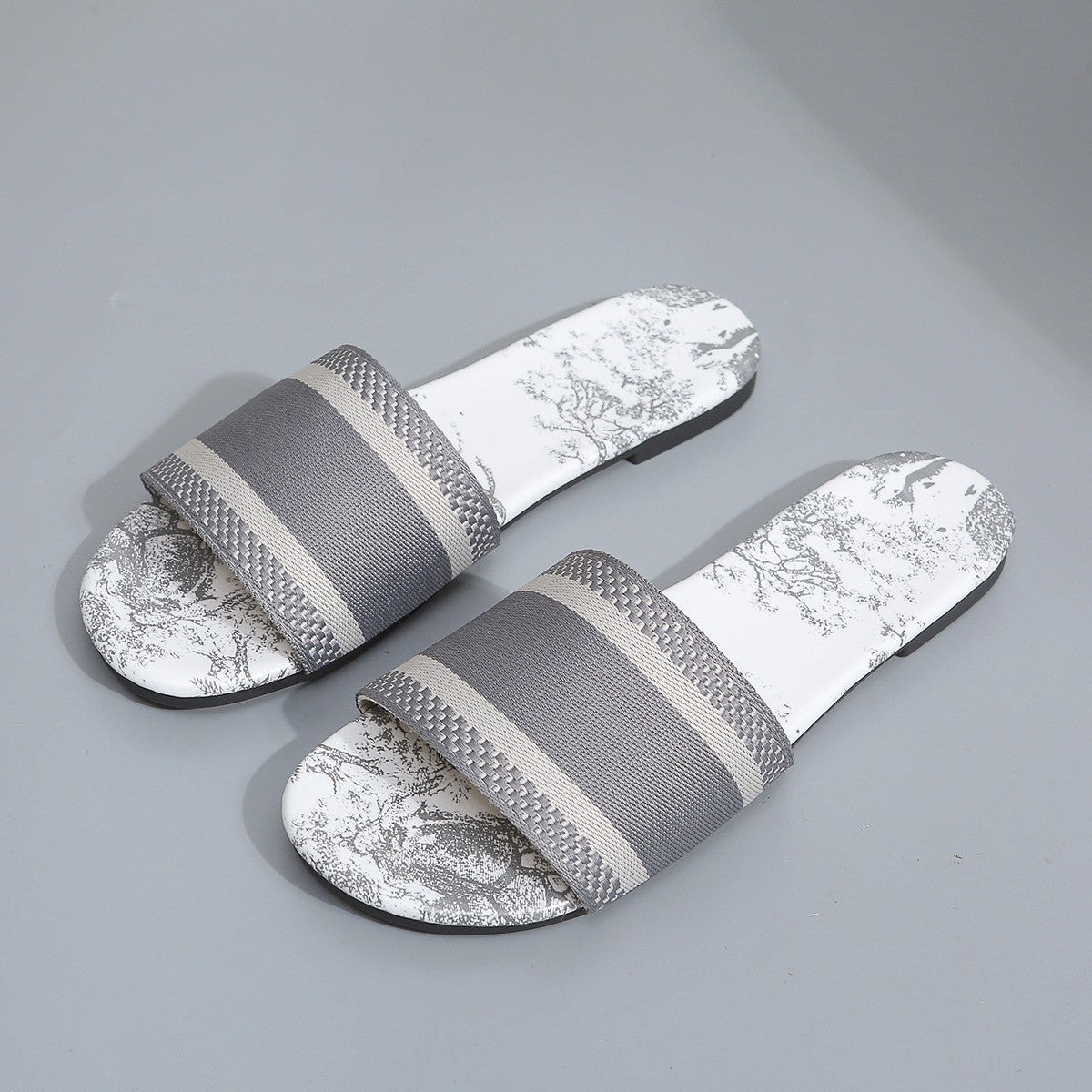 Dame komfortable tæ sandals med bred rem design og ergonomisk fodseng Stilla