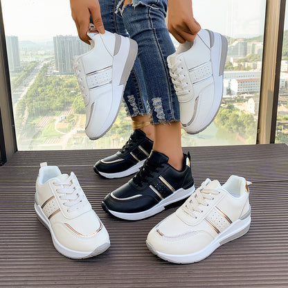 Dame Sporty Sneakers med stilfuldt materialemix og åndbar struktur Stilla