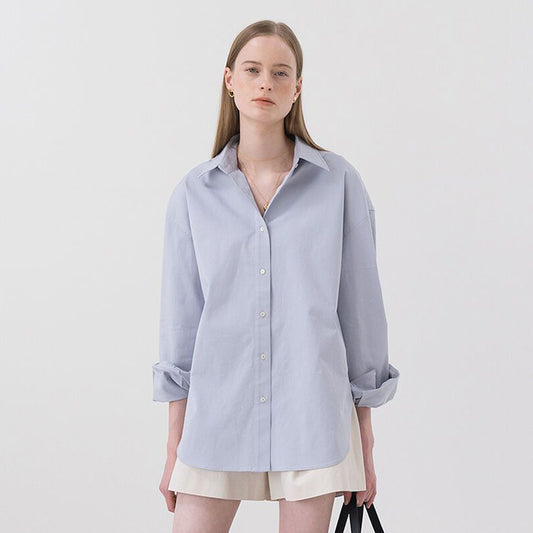 Dame afslappet skjorte med overskårne skuldre og fin bomuldsstruktur Stilla