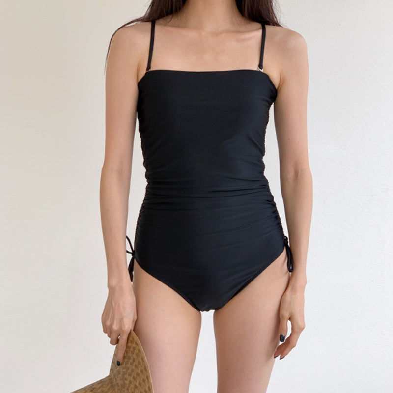 Dame elegant én-delt badedragt med raffinerede folder og justerbare stropper Stilla