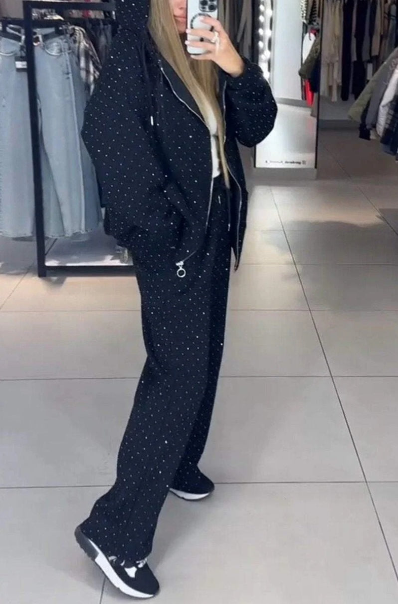 Dame afslappet sportjakke med hætte og moderne polka-dot design Stilla