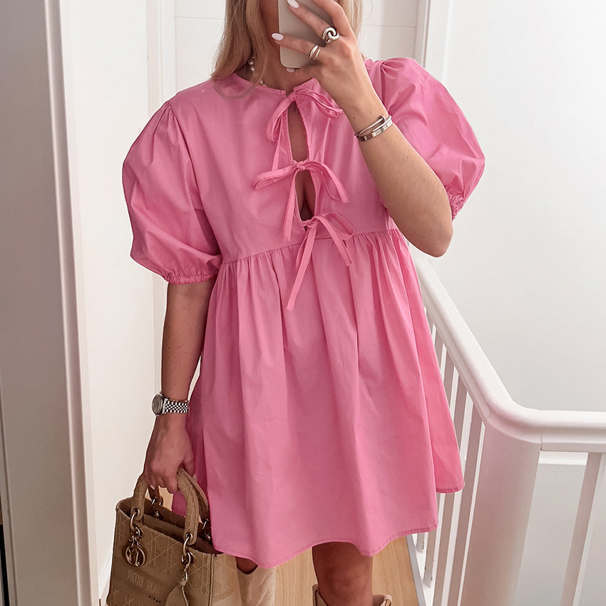 Dame afslappet blusekjole med rummelige puffærmer og raffineret bindebælte Stilla