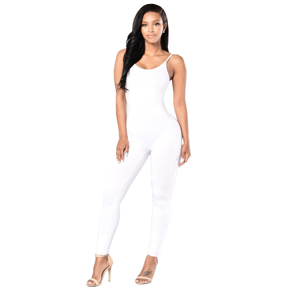 Dame komfortabel og figurformet jumpsuit med smalle stropper Stilla