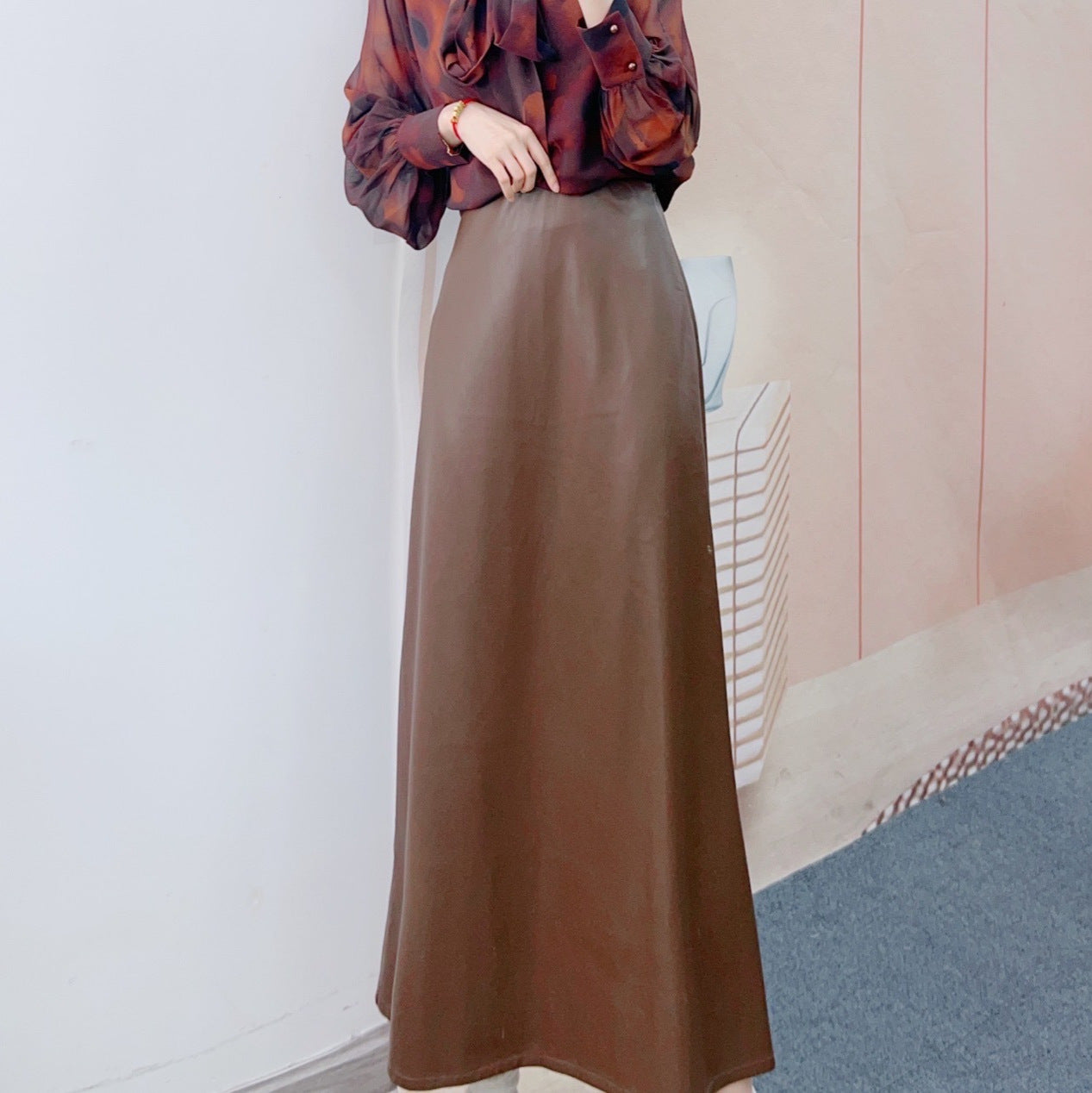 Dame Elegant Bluse med fin sløjfe og moderigtigt stof Stilla