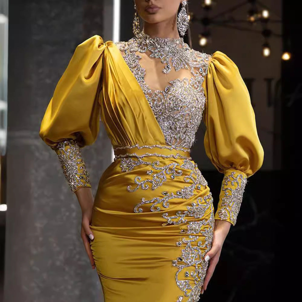 Dame Elegant aftenkjole med iøjnefaldende perle- og spidsedekorationer Stilla