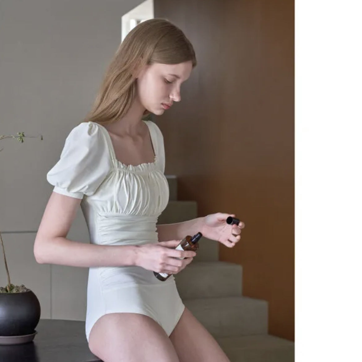 Dame Elegant Én-delt Badedragt med Puffærmer og anatomisk form Stilla