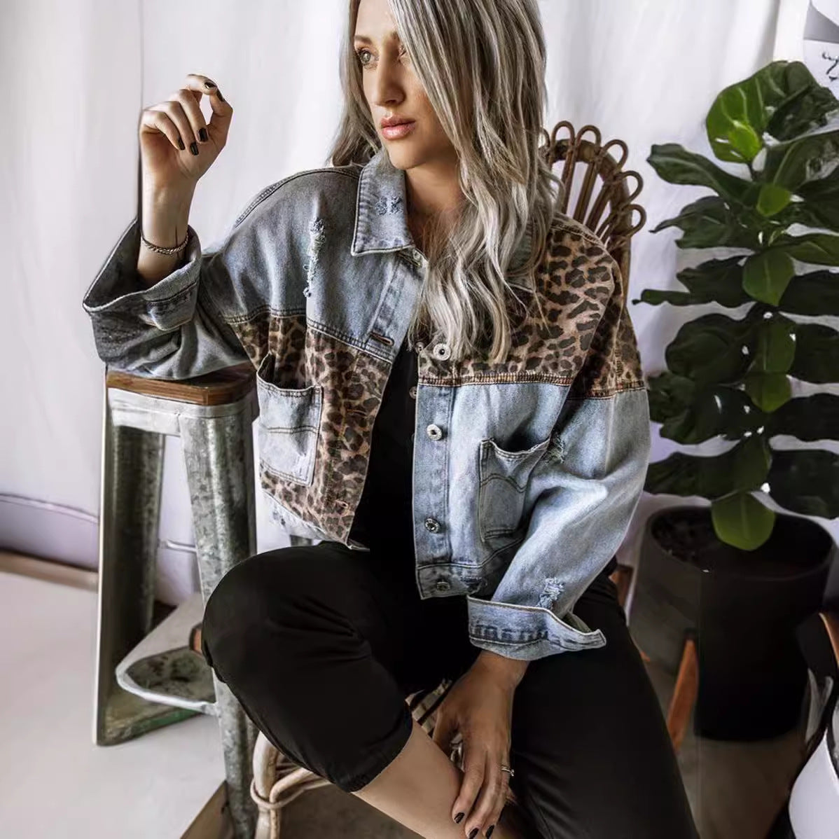 Damejeansjakke med leopardprint og afslappet snit Stilla