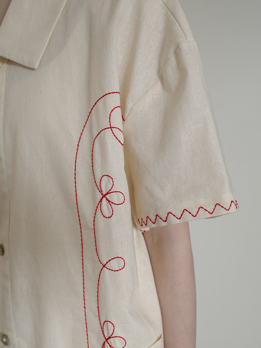 Dame afslappet skjorte med stilfulde broderier og praktisk knaplukning Stilla