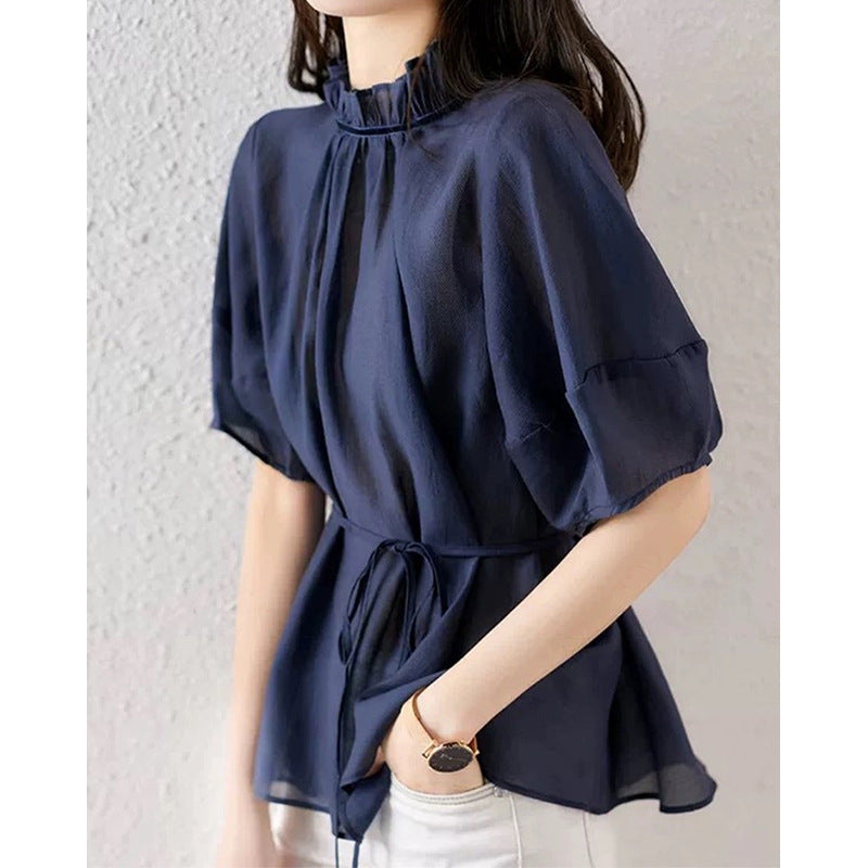 Dame elegant bluse med moderne flæsedetaljer og taljebælte Stilla