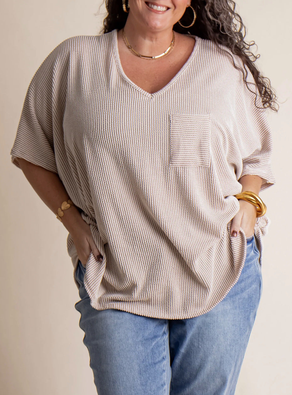 Dame afslappet oversized T-shirt med brystlomme og sideluner Stilla