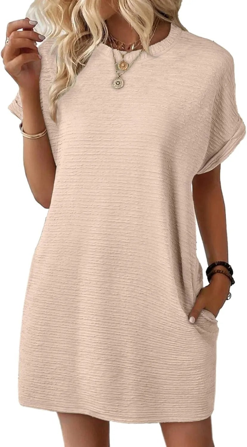 Dame afslappet kortærmet kjole med indvævet teksturmønster og praktiske lommer Stilla