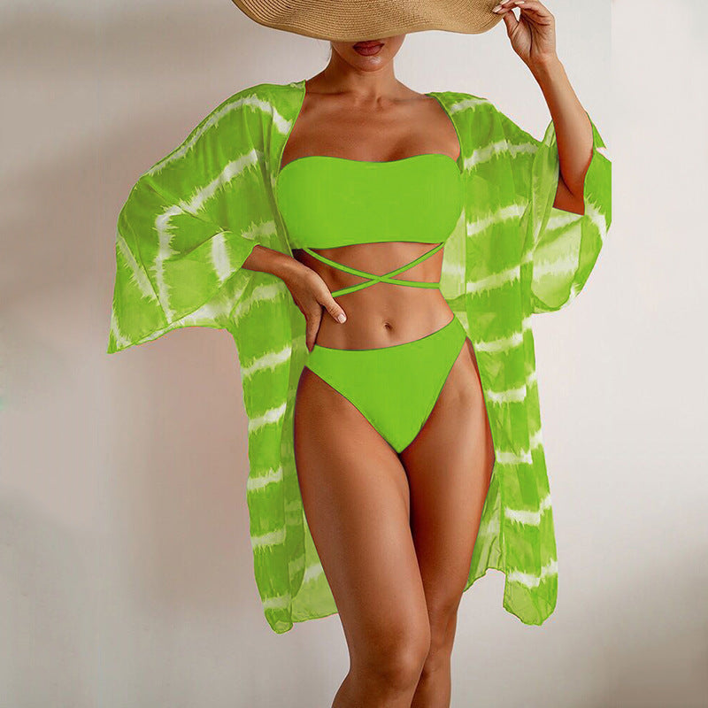 Dame Kimono-Style Strandcover-up med spændende snit og legende detaljer Stilla