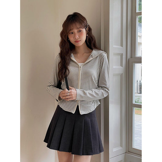 Dame afslappet hættejakke med grafisk stribemønster og kvalitetslynlås Stilla