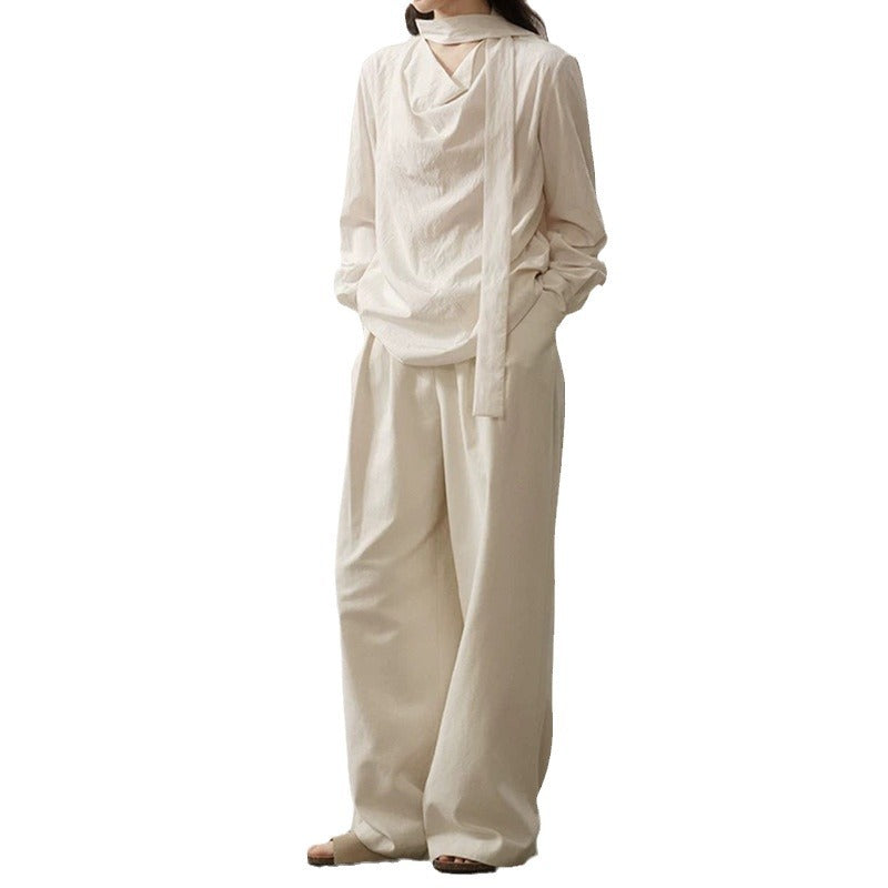 Dame afslappet bluse med elegant indviklet krave og fine folder Stilla