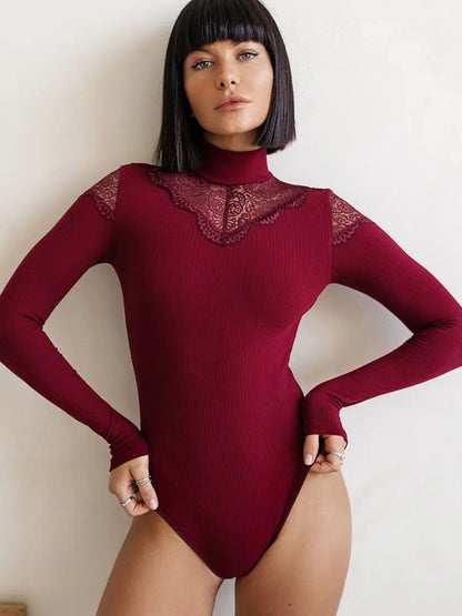 Dame bodysuit med elegant spidskrave og lange ærmer Stilla