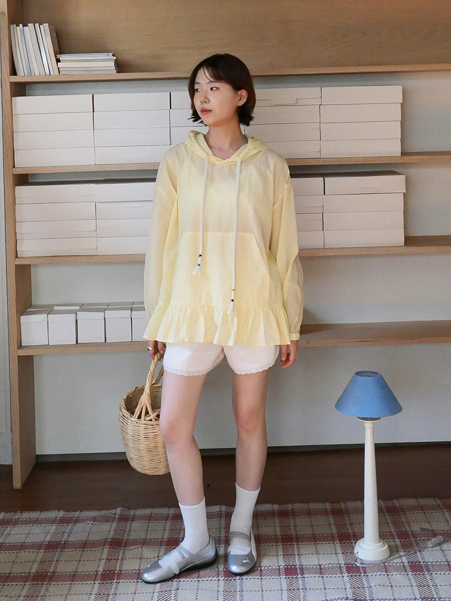 Dame afslappet hættetrøje med flæsekant og fin bomuldsstruktur Stilla