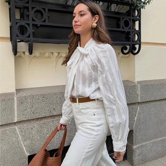 Dame elegant bluse med sløjfe-detalje og stribet design Stilla
