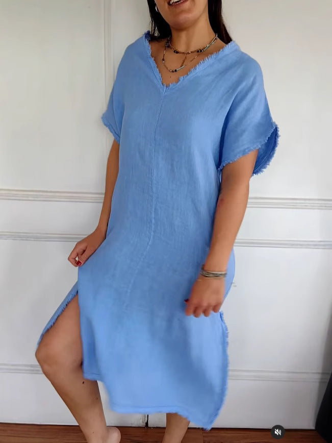 Dame afslappet linnedress med V-udskæring og ujævn kant Stiila