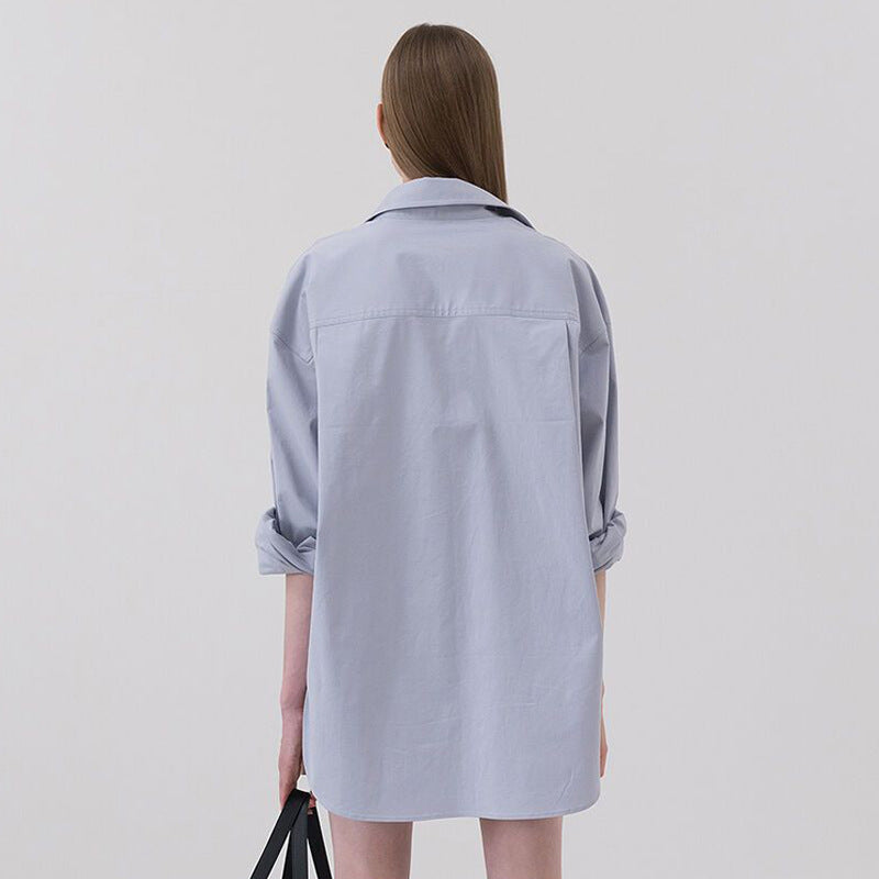 Dame afslappet skjorte med overskårne skuldre og fin bomuldsstruktur Stilla