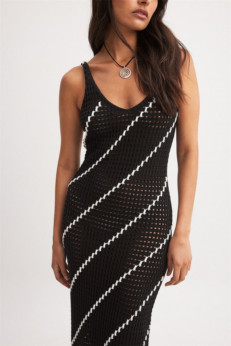 Dame Cropped Strikkjole med geometrisk hulmønster og elegant V-udskæring Stilla