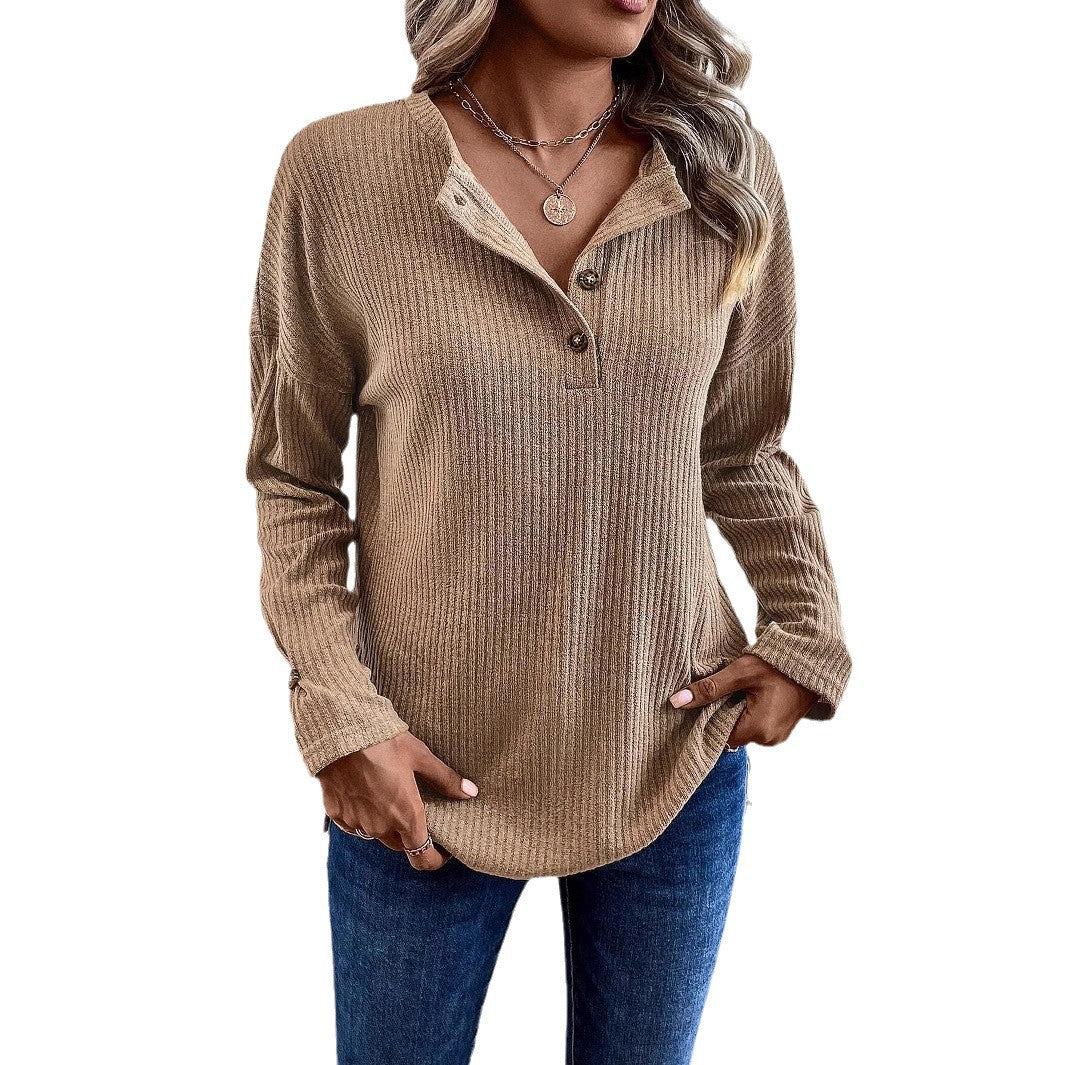 Dame afslappet langærmet skjorte med dekorative knapdetaljer og moderne ribdesign Stilla