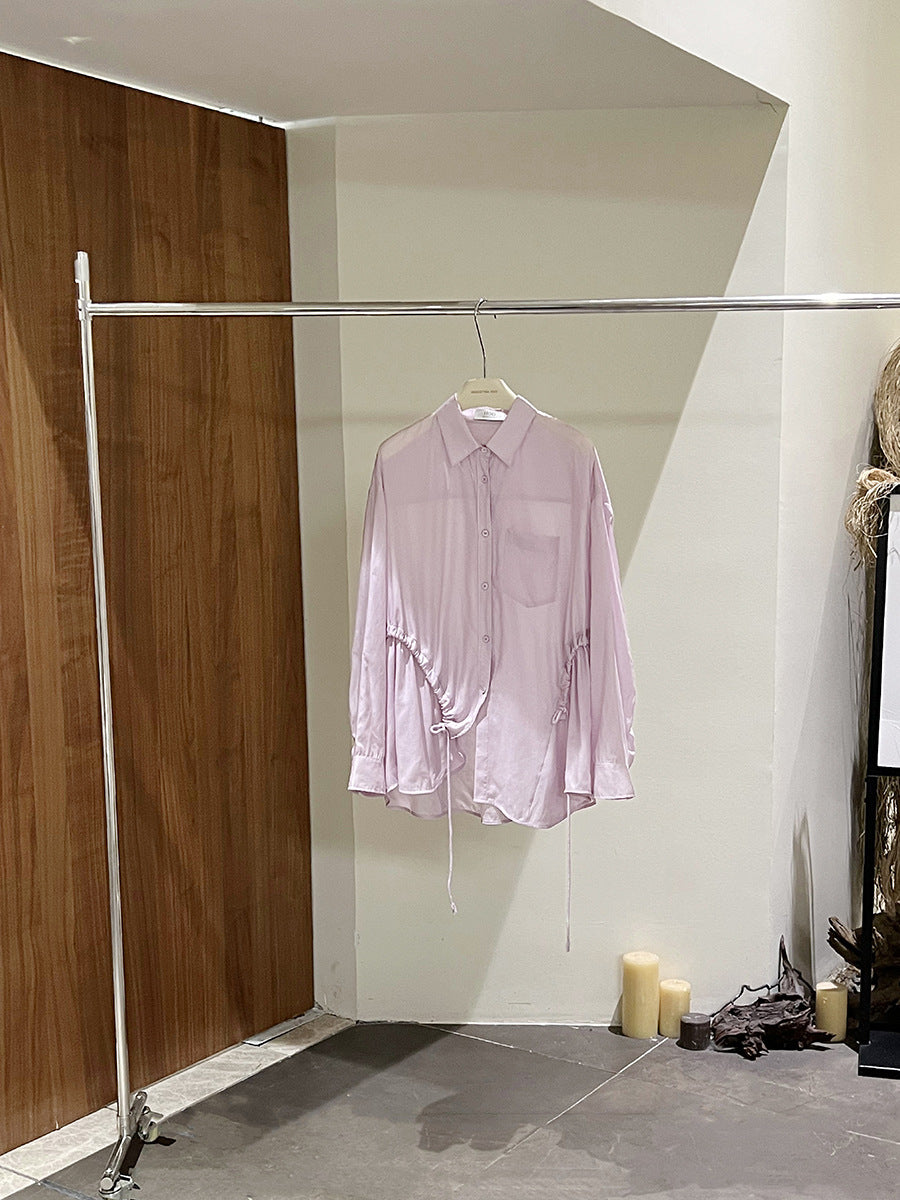 Dame afslappet bluse med justerbar snor og elegante detaljer Stilla