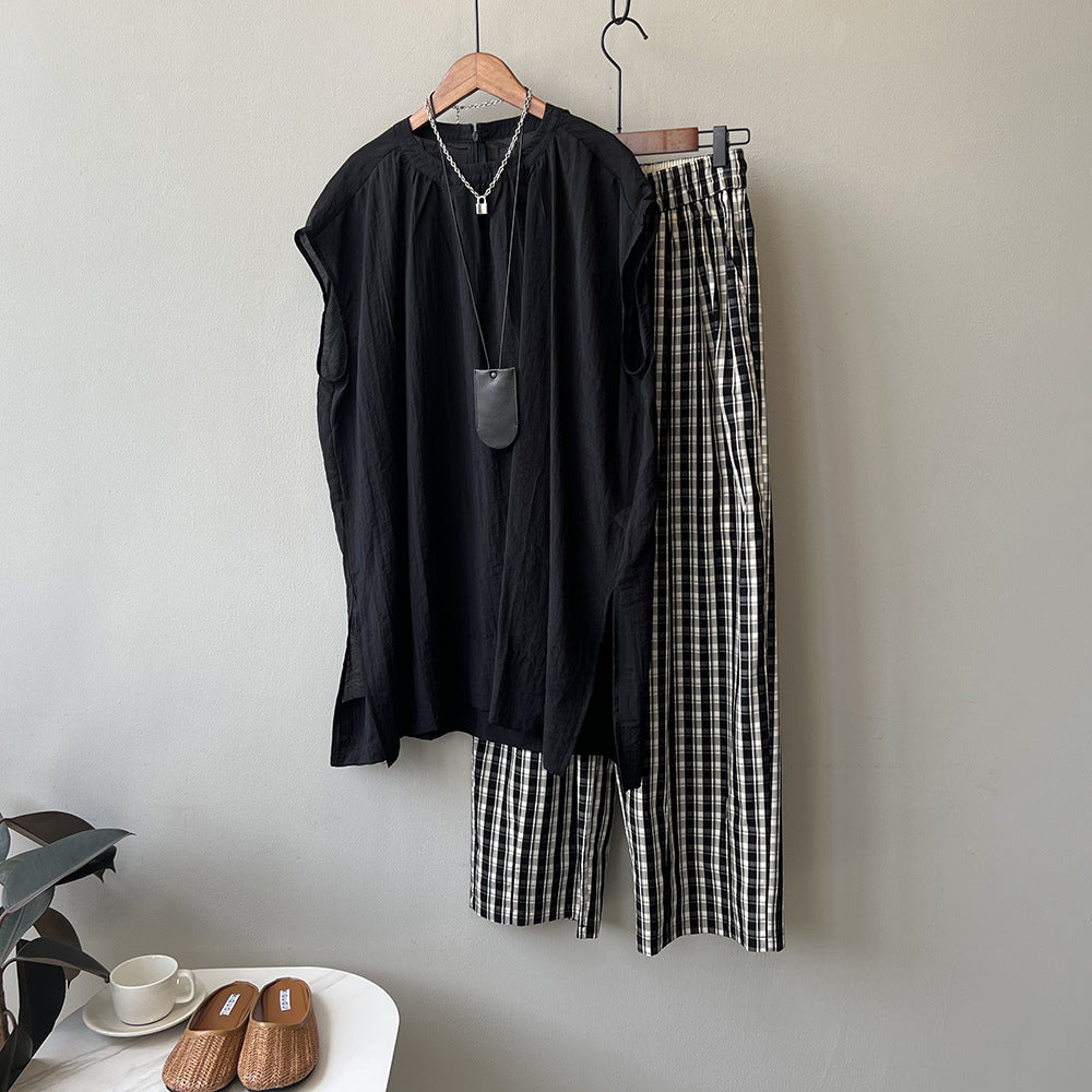 Dame afslappet langærmet top med fin plisseret lukning og V-hals Stilla