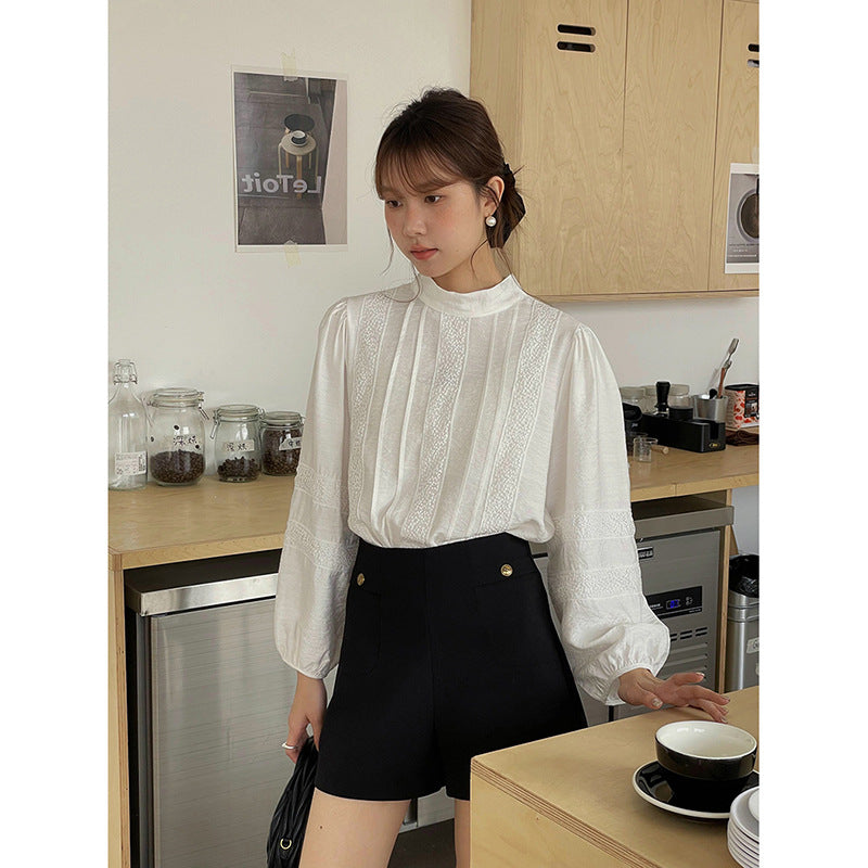 Dame elegant bluse med ruffle detaljer og plisserede ærmer Stilla