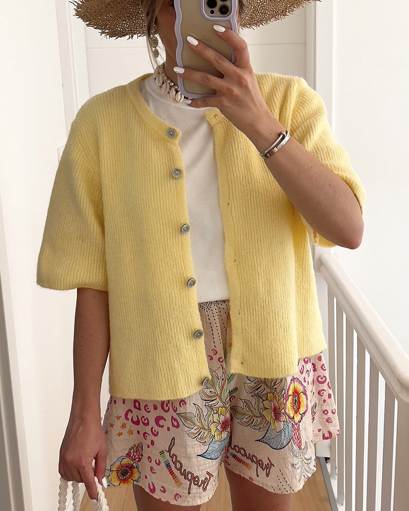 Dame åben strikjakke med elegante knapdetaljer Stilla