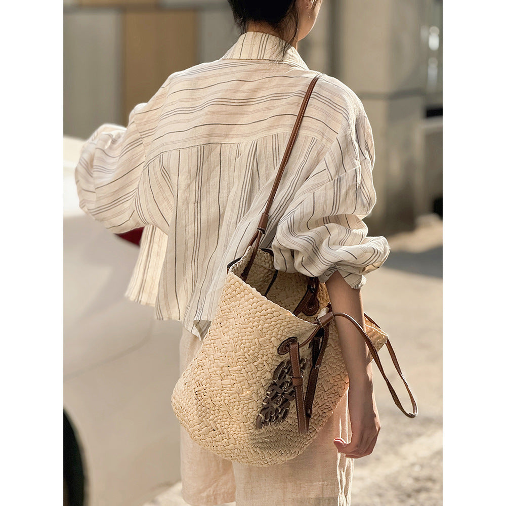 Dame afslappet linned bluse med asymmetrisk kant og elegante striber Stilla